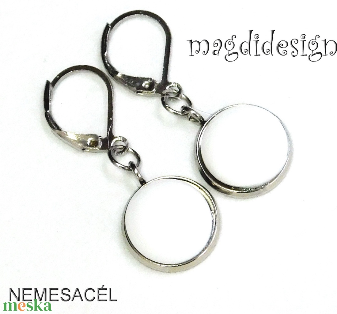 NEMESACÉL! Hófehér üvegékszer lógós fülbevaló - ékszer - fülbevaló - lógó fülbevaló - Meska.hu