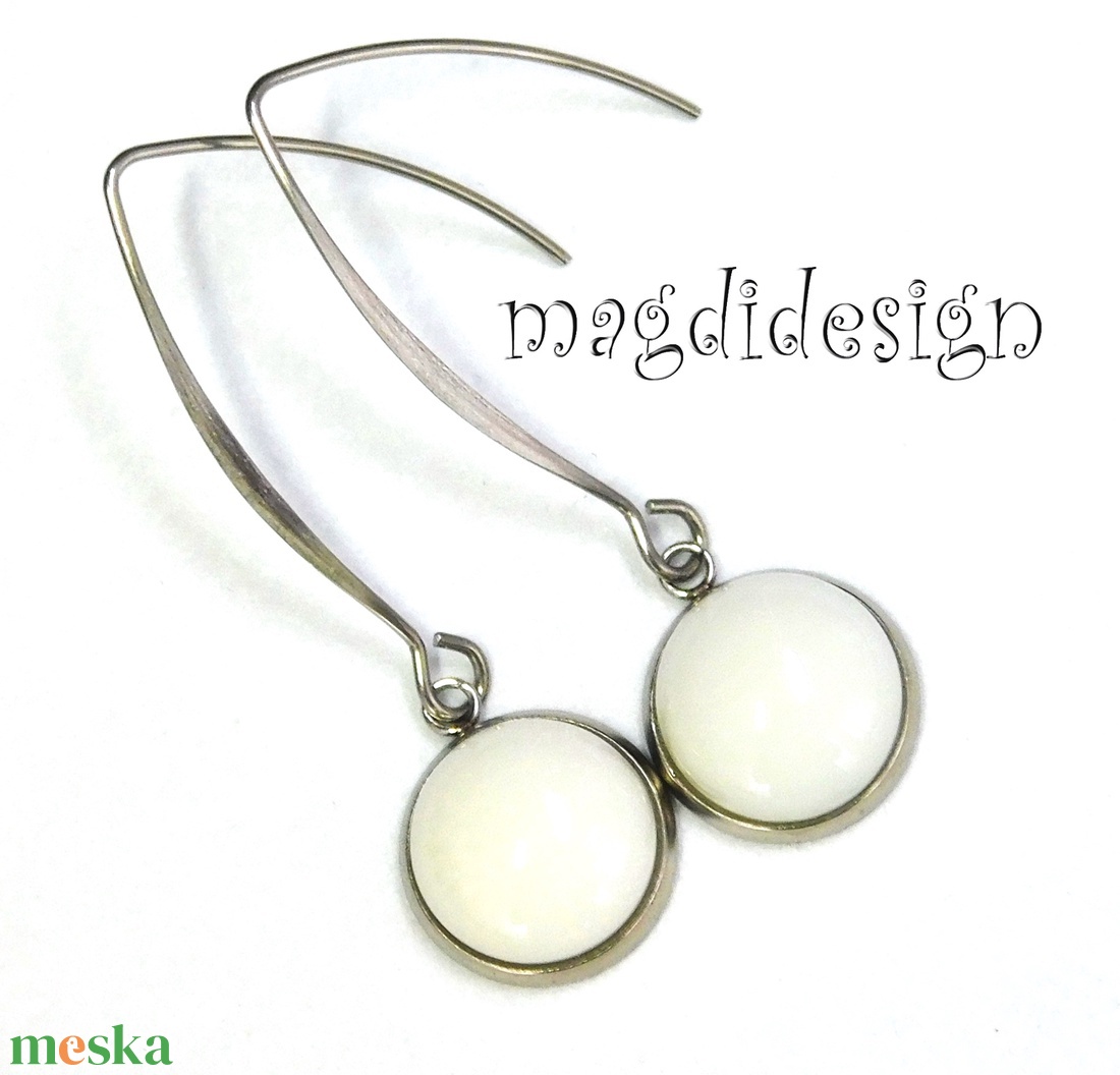Krémfehér üvegékszer lógós fülbevaló, orvosi acél - ékszer - fülbevaló - lógós kerek fülbevaló - Meska.hu
