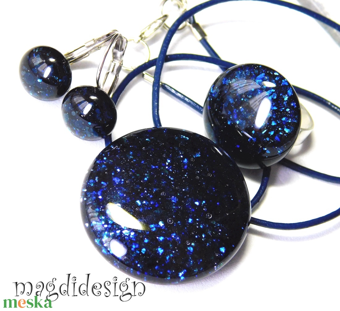 Kék aventurin csillogás üvegékszer szett, nyaklánc, gyűrű, kapcsos fülbevaló  -ajándék húsvétra ballagásra, - ékszer - ékszerszett - Meska.hu