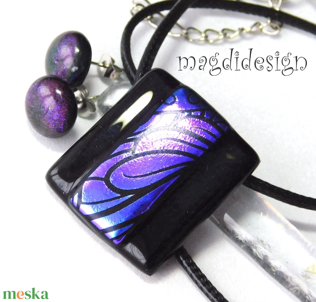 Lila mintás dichroic feketén üvegékszer szett stiftes fülbevaló  - ékszer - ékszerszett - Meska.hu