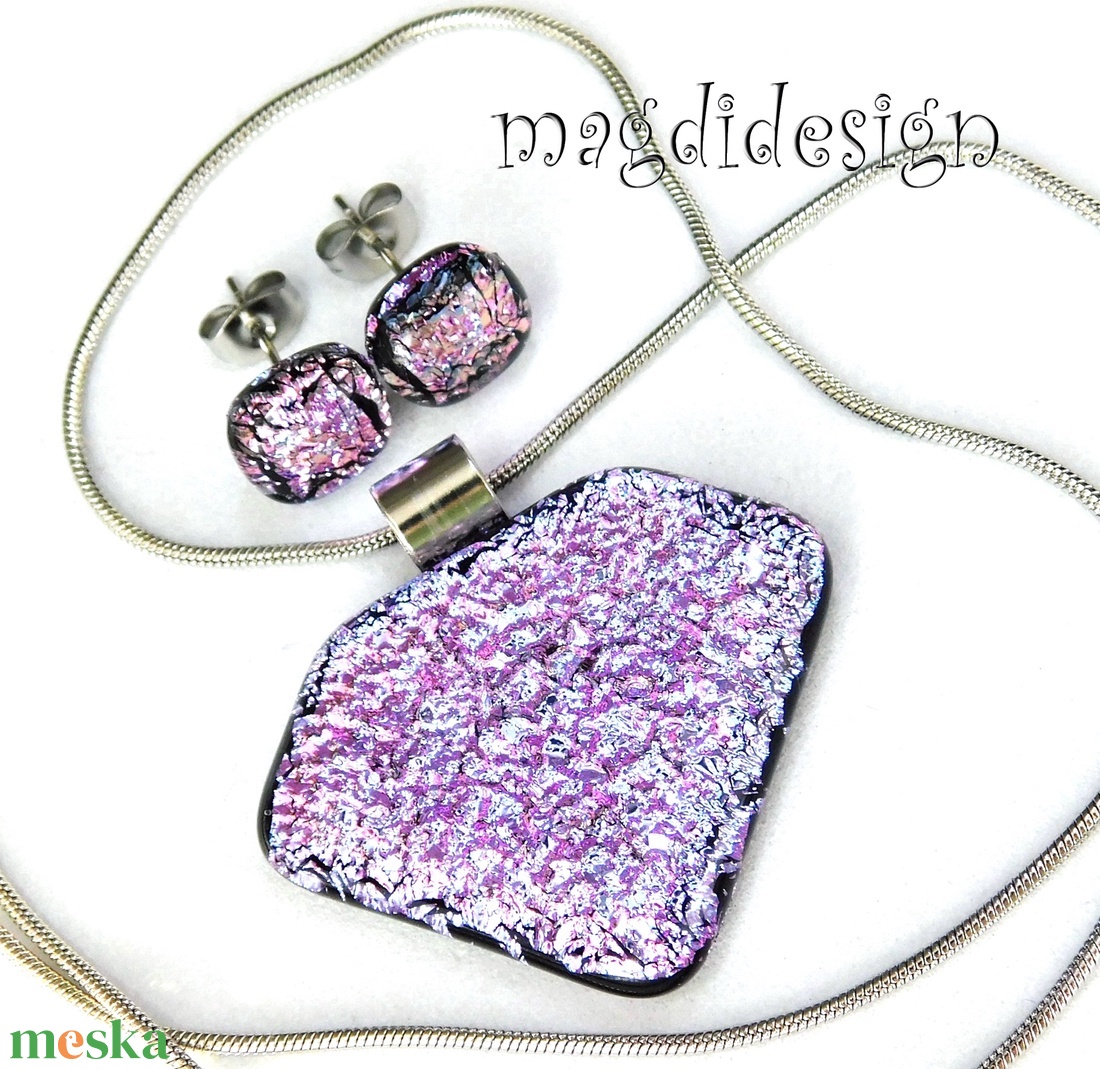 Csillogó élénk rózsaszín üvegékszer szett, nyaklánc, stiftes fülbevaló  - ékszer - ékszerszett - Meska.hu