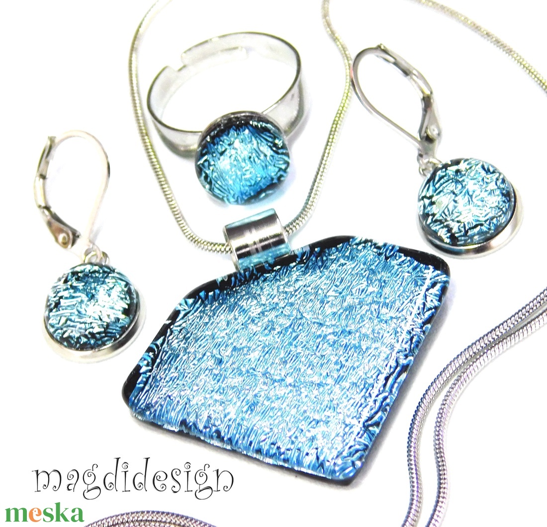 Csillogó smaragd üvegékszer szett, nyaklánc, gyűrű, kapcsos fülbevaló  - ékszer - ékszerszett - Meska.hu