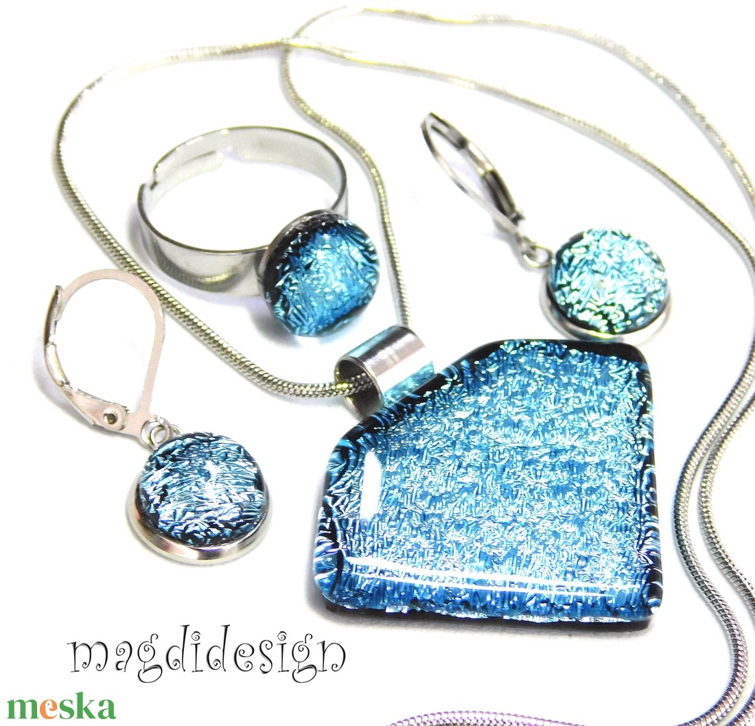 Csillogó ezüst üvegékszer szett, nyaklánc, gyűrű, kapcsos fülbevaló  - ékszer - ékszerszett - Meska.hu