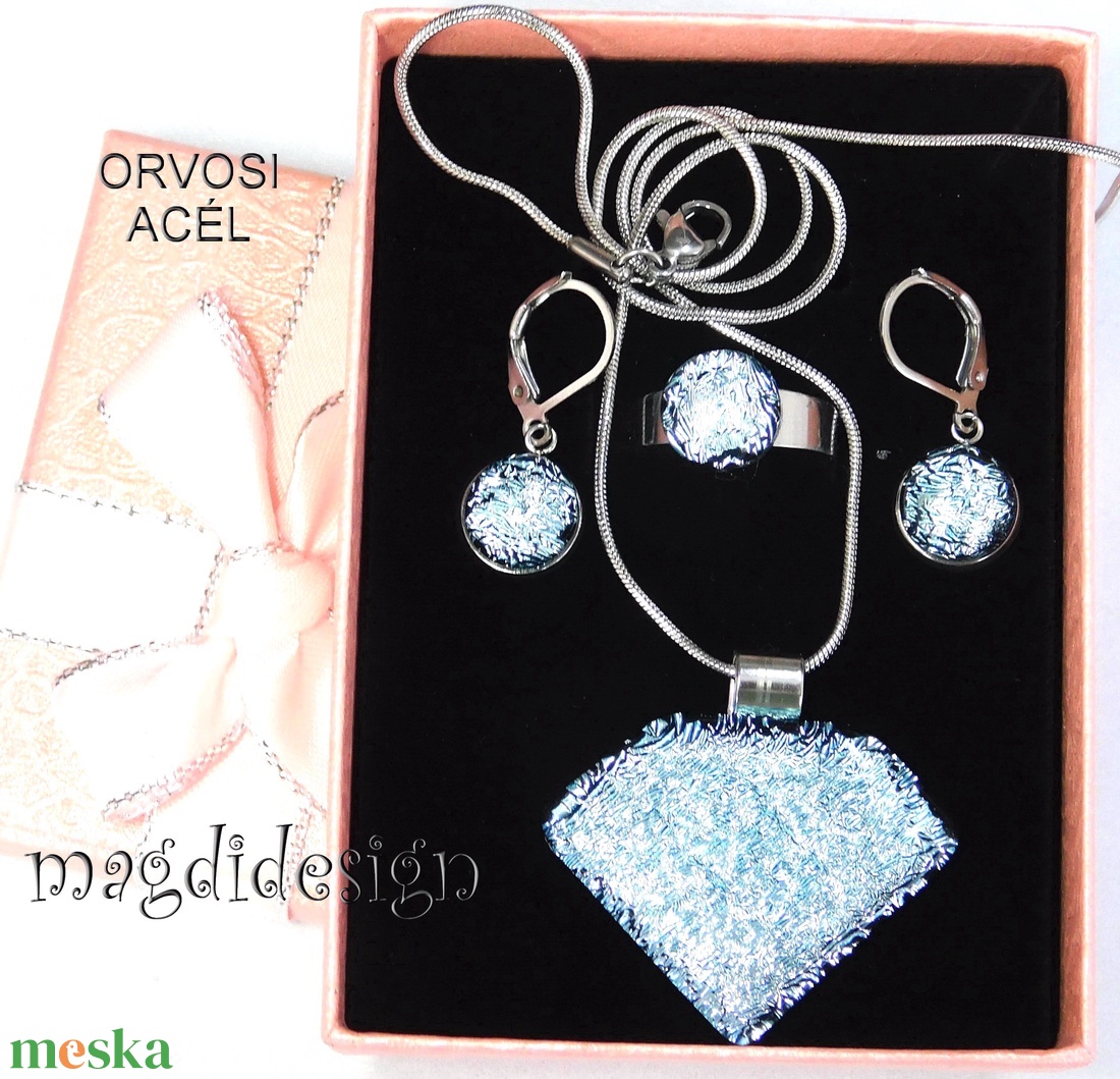 Csillogó ezüst üvegékszer szett, nyaklánc, gyűrű, kapcsos fülbevaló  - ékszer - ékszerszett - Meska.hu