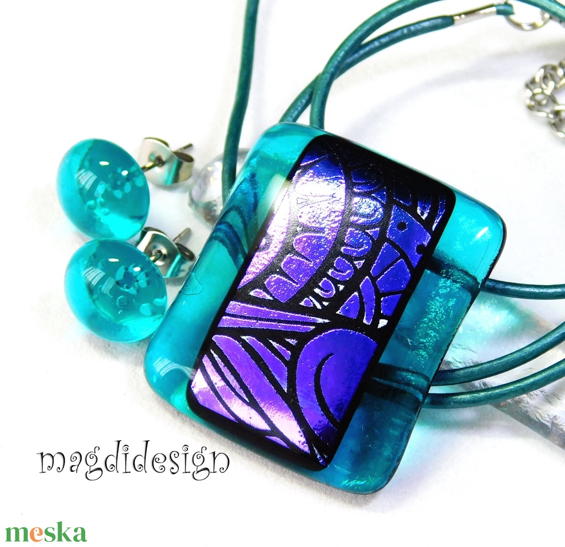 Lila mintás dichroic türkizen üvegékszer szett stiftes fülbevaló 2 - ékszer - ékszerszett - Meska.hu