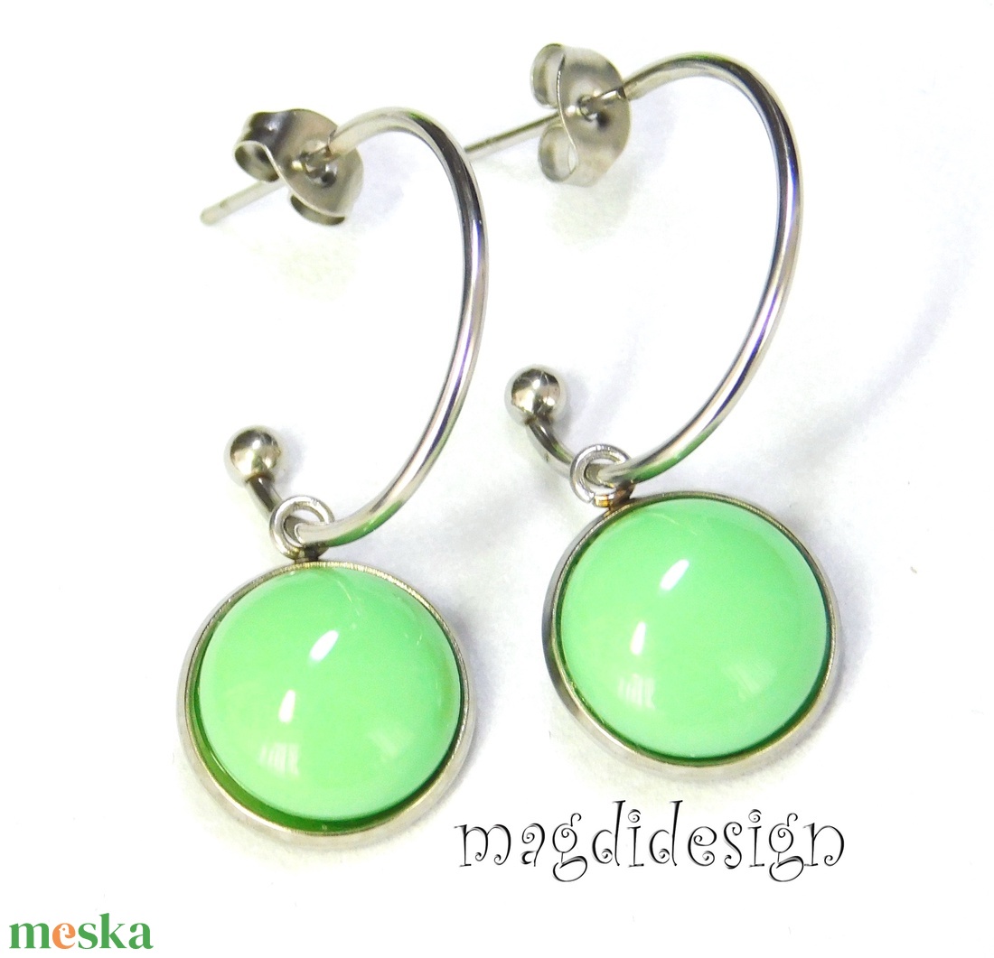 Almazöld üvegékszer stiftes lógós nemesacél fülbevaló - ékszer - fülbevaló - lógó fülbevaló - Meska.hu