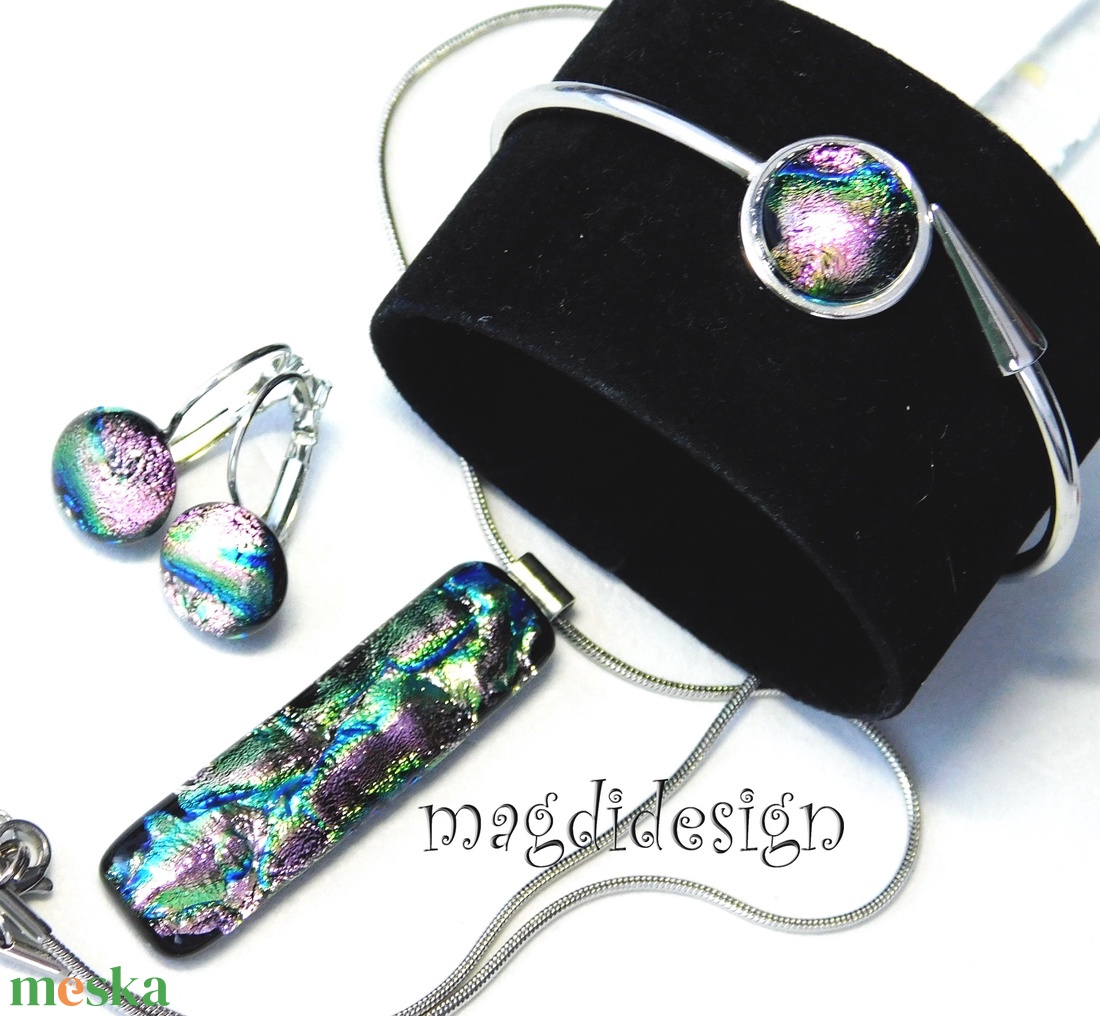 Türkiz-rózsaszín üvegékszer szett nyaklánc nyílhegy karkötő kapcsos fülbevaló - ékszer - ékszerszett - Meska.hu