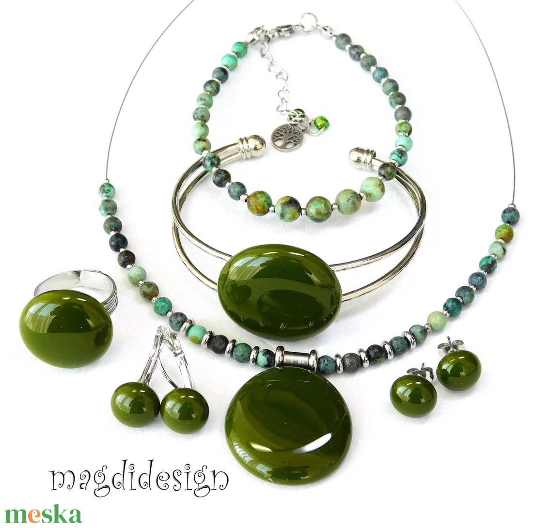 Mohazöld ásványköves üvegékszer szett nyaklánc, stiftes fülbevaló - ékszer - ékszerszett - Meska.hu