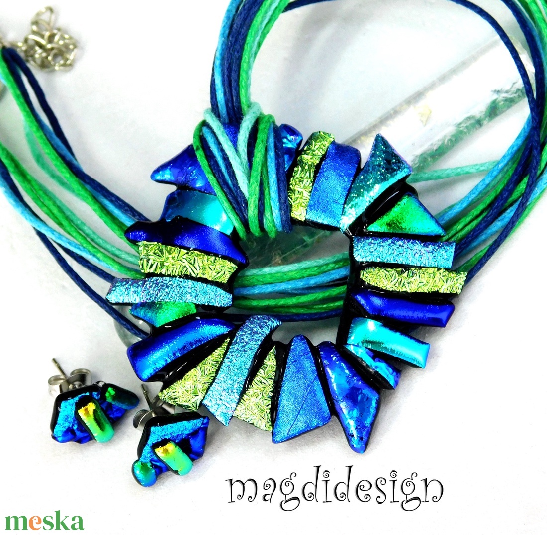 Csillogó kék-zöld-arany üvegékszer szett nyaklánc stiftes fülbevaló - ékszer - ékszerszett - Meska.hu