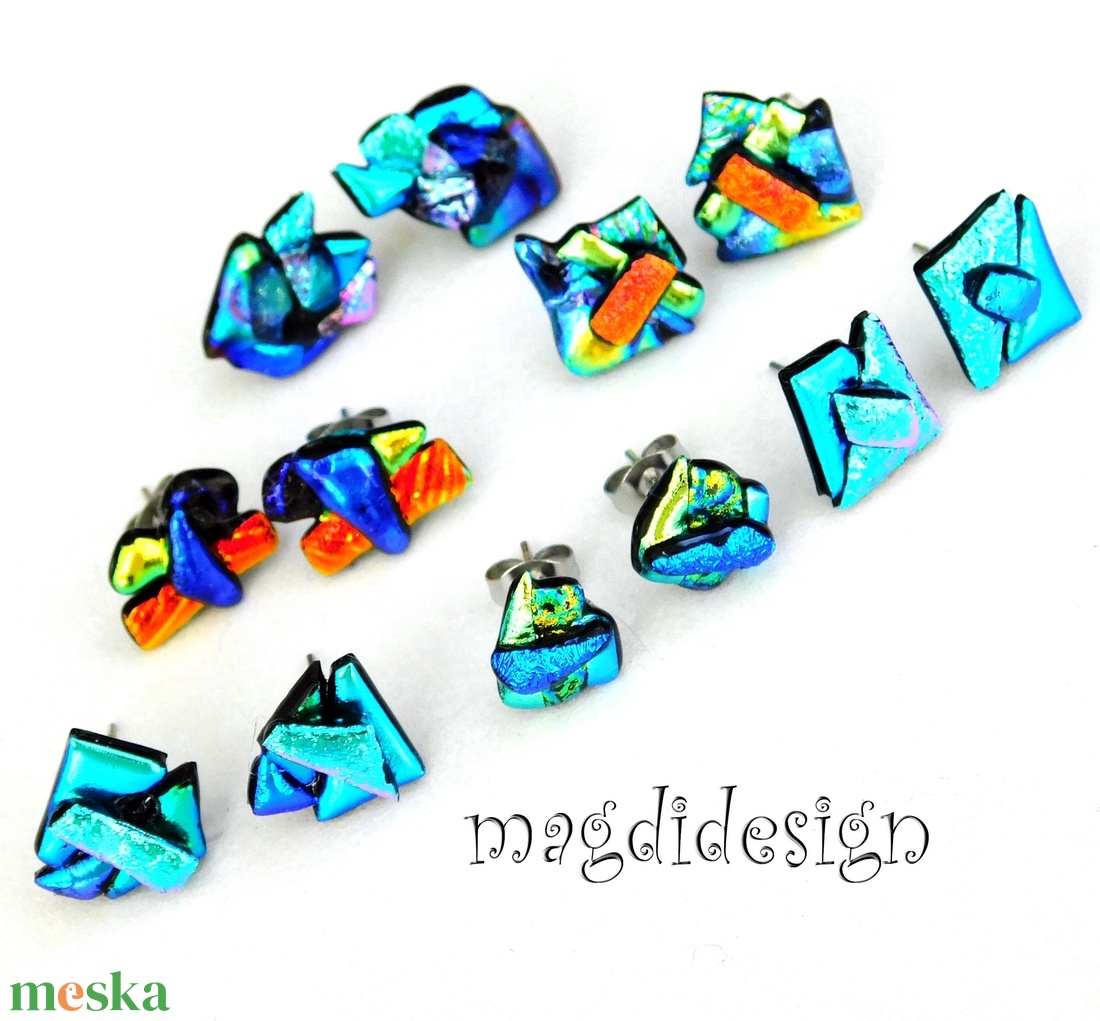 NEMESACÉL! Türkiz-kék  borzaska dichroic üvegékszer stiftes fülbevaló  - ékszer - fülbevaló - pötty fülbevaló - Meska.hu
