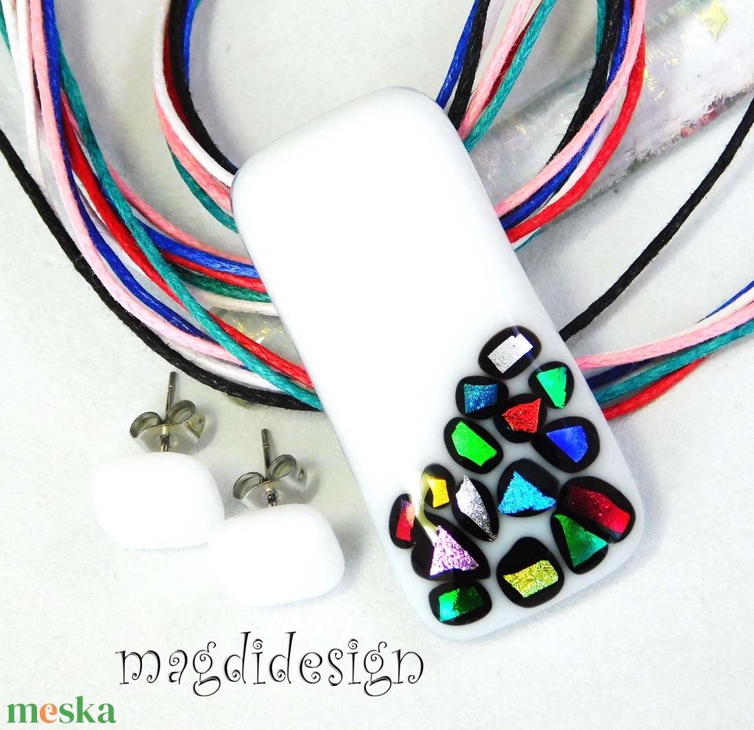 Fehér bordűrös üvegékszer szett nyaklánc pötty fülbevaló  - ékszer - ékszerszett - Meska.hu