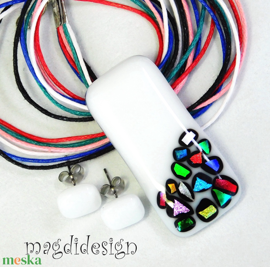 Fehér bordűrös üvegékszer szett nyaklánc pötty fülbevaló  - ékszer - ékszerszett - Meska.hu