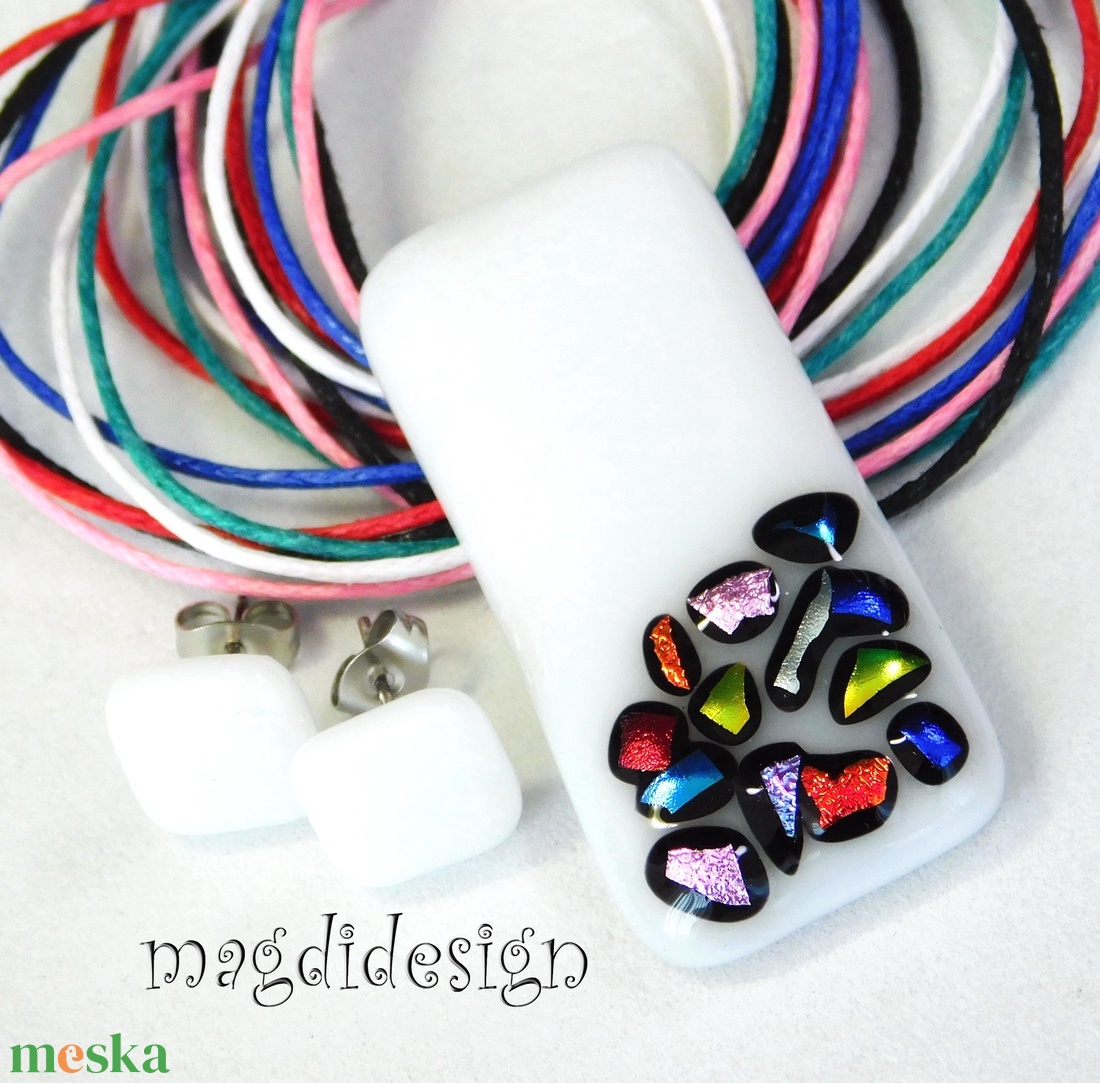 Fehér bordűrös üvegékszer szett nyaklánc pötty fülbevaló 1 - ékszer - ékszerszett - Meska.hu