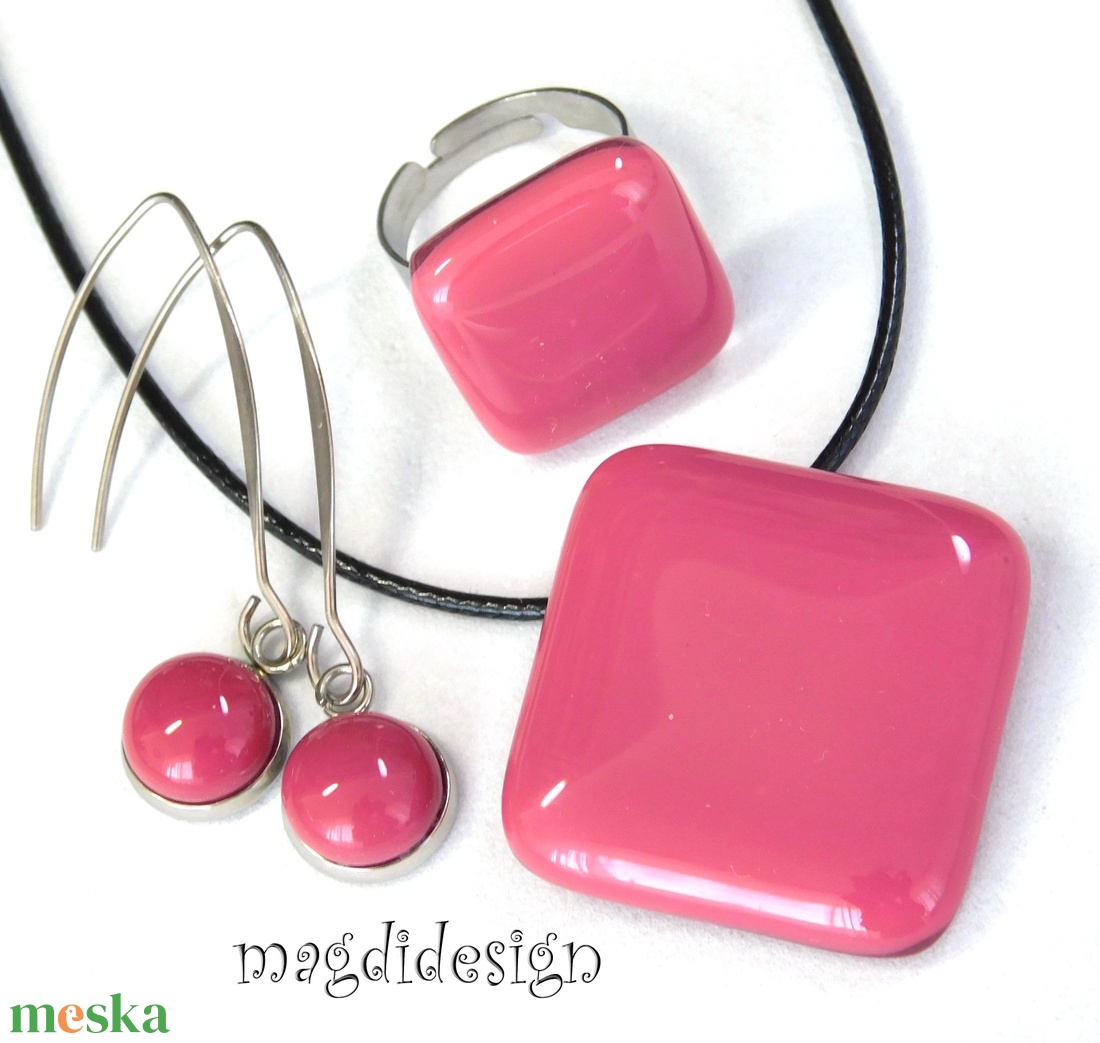 Mályvás-málna üvegékszer szett, nyaklánc, gyűrű, lógós fülbevaló - ékszer - ékszerszett - Meska.hu