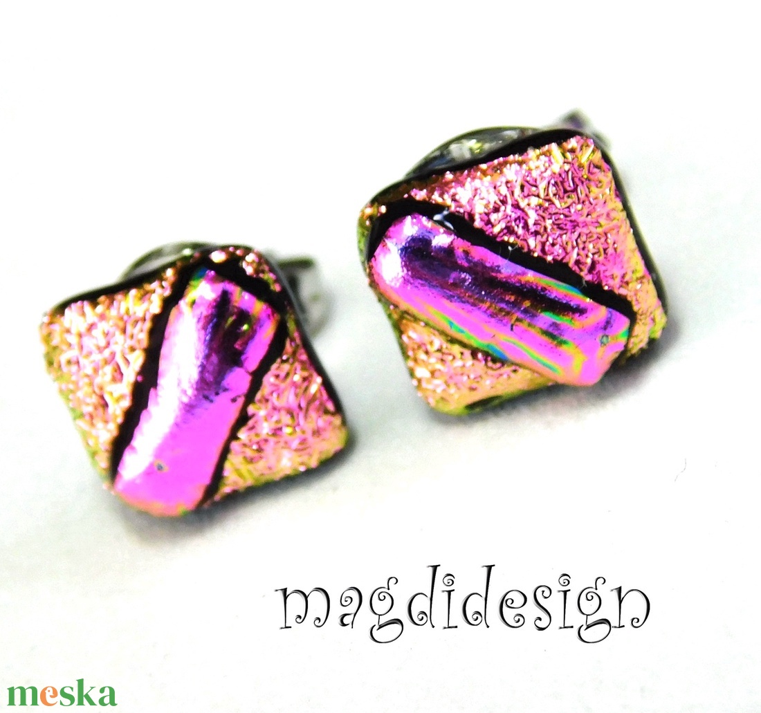 NEMESACÉL! Rózsaszín-lazac borzaska dichroic üvegékszer stiftes fülbevaló  - ékszer - fülbevaló - pötty fülbevaló - Meska.hu