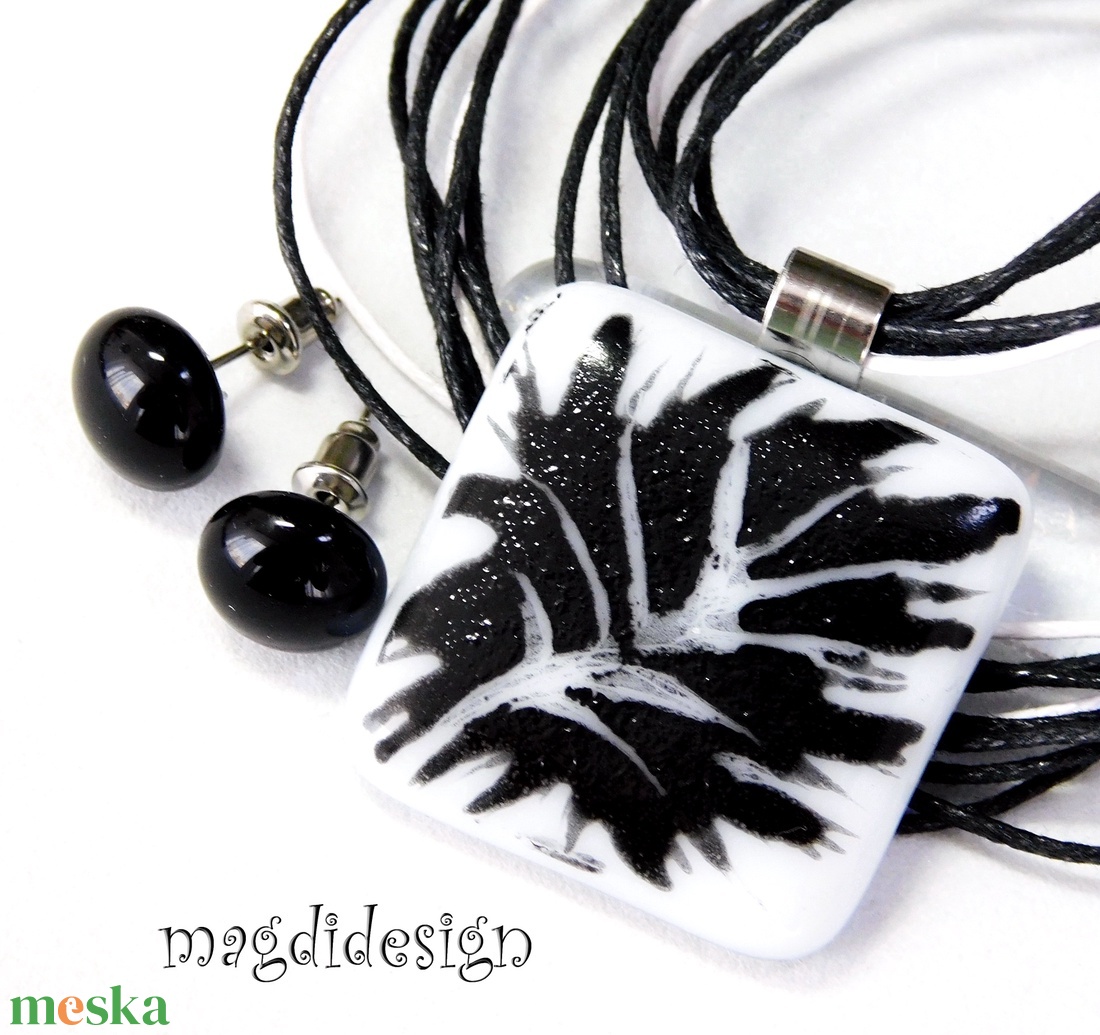 Csillogó fekete levél fehéren üvegékszer szett nyaklánc stiftes fülbevaló - ékszer - ékszerszett - Meska.hu