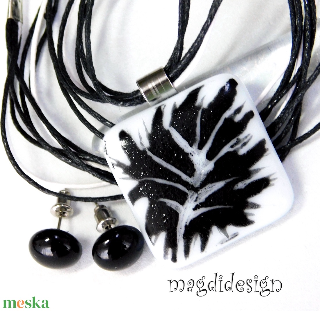 Csillogó fekete levél fehéren üvegékszer szett nyaklánc stiftes fülbevaló 1 - ékszer - ékszerszett - Meska.hu