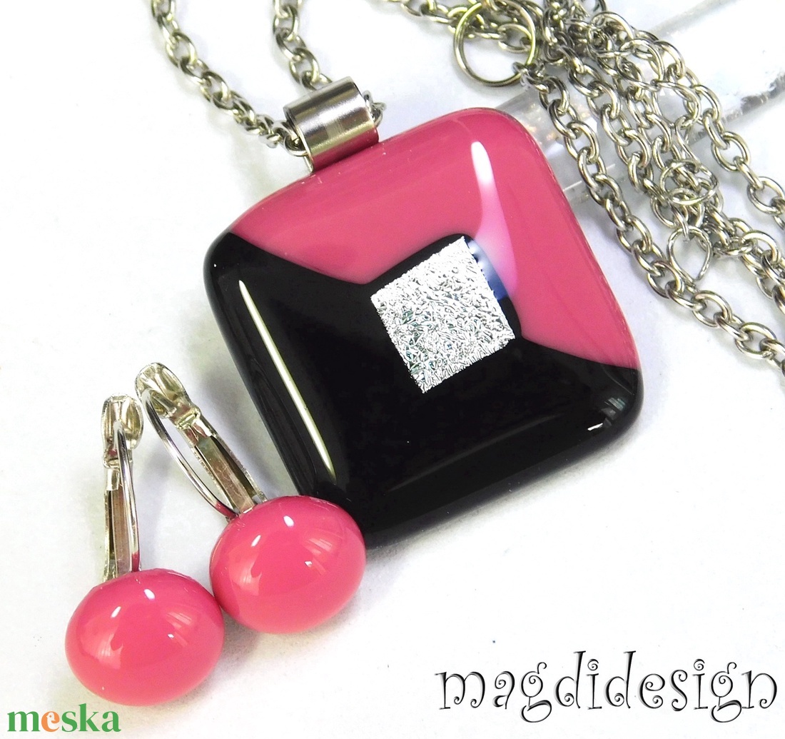 Fekete-mályva üvegékszer szett, nyaklánc, kapcsos fülbevaló 1 - ékszer - ékszerszett - Meska.hu