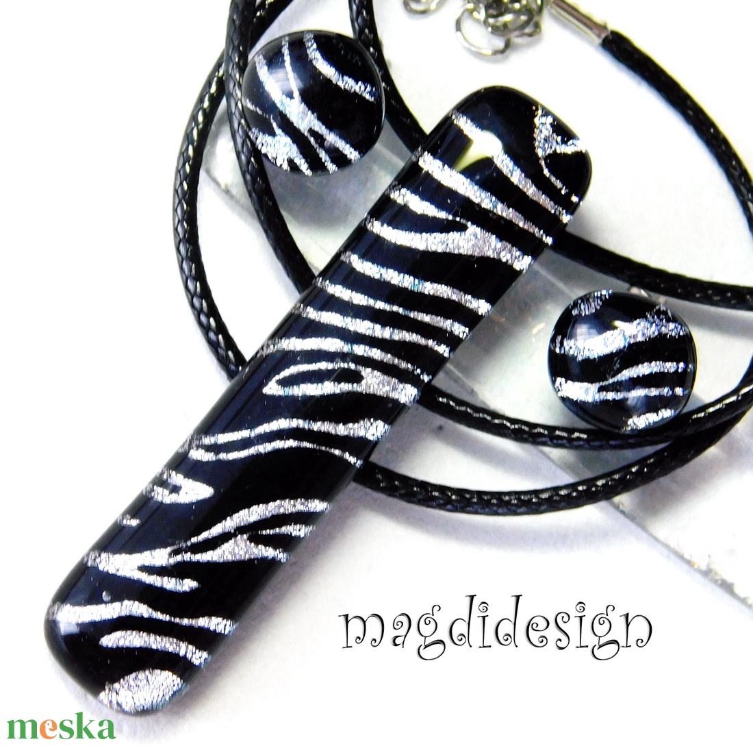  EXKLUZÍV  Fekete ezüst zebra üvegékszer szett nyaklánc stiftes fülbevaló 1 - Anyák napjára, ballgásra - ékszer - ékszerszett - Meska.hu