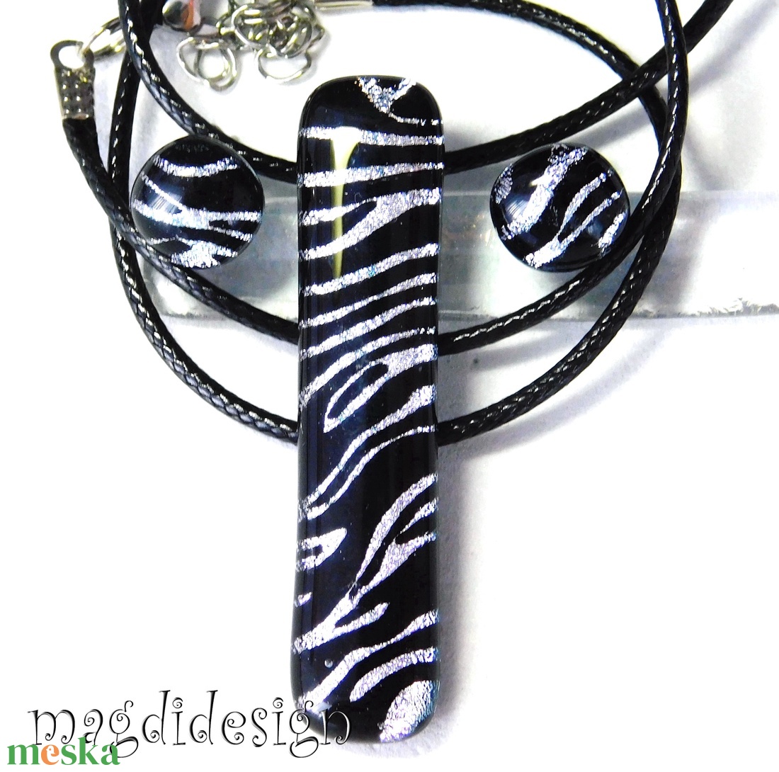  EXKLUZÍV  Fekete ezüst zebra üvegékszer szett nyaklánc stiftes fülbevaló 1 - Anyák napjára, ballgásra - ékszer - ékszerszett - Meska.hu