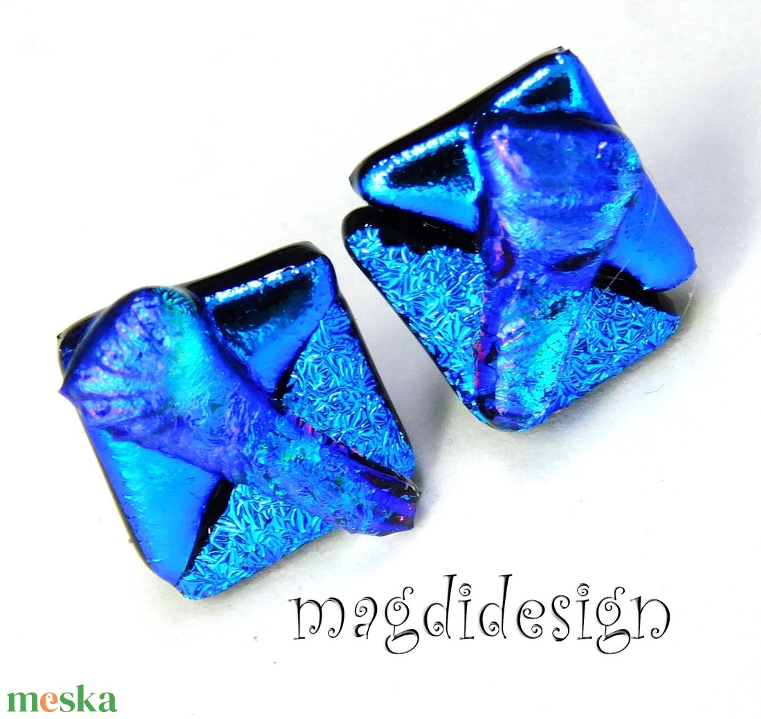 NEMESACÉL! Kék  borzaska dichroic üvegékszer stiftes fülbevaló  - ékszer - fülbevaló - pötty fülbevaló - Meska.hu