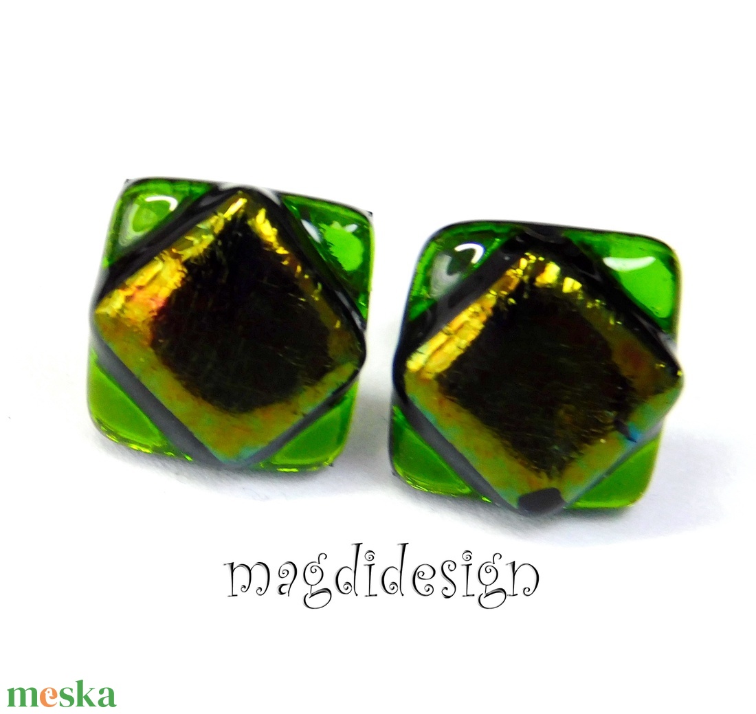 Aranyló moha üvegékszer stiftes fülbevaló - ékszer - fülbevaló - pötty fülbevaló - Meska.hu