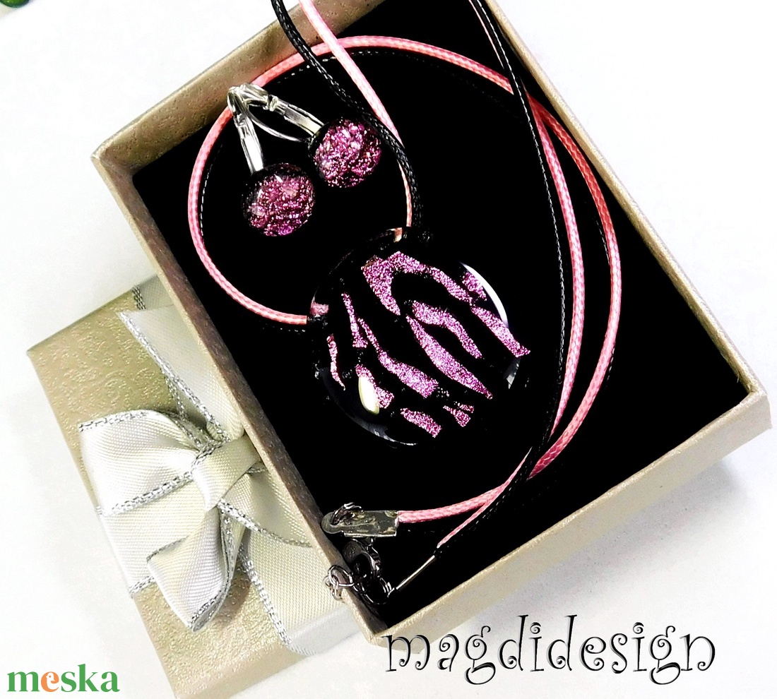 MAXI Rózsaszín fekete üvegékszer szett nyaklánc kapcsos fülbevaló  Anyák napjára, ballagásra, születésnapra, névnapra - ékszer - ékszerszett - Meska.hu