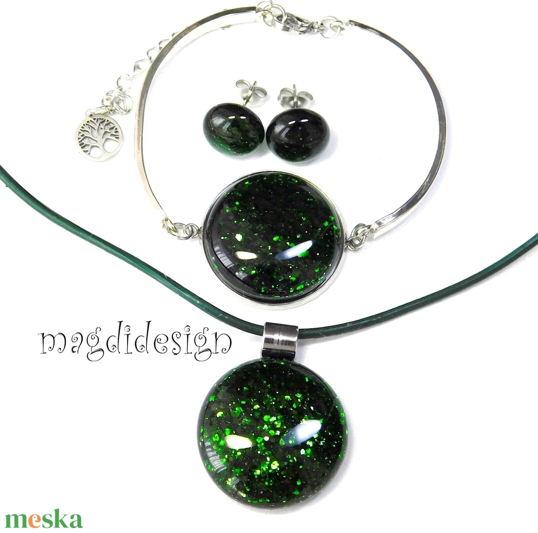 Zöld aventurin csillogás üvegékszer szett, nyaklánc, karkötő, fülbevaló Anyák napjára, ballagásra, születésnapra - ékszer - ékszerszett - Meska.hu