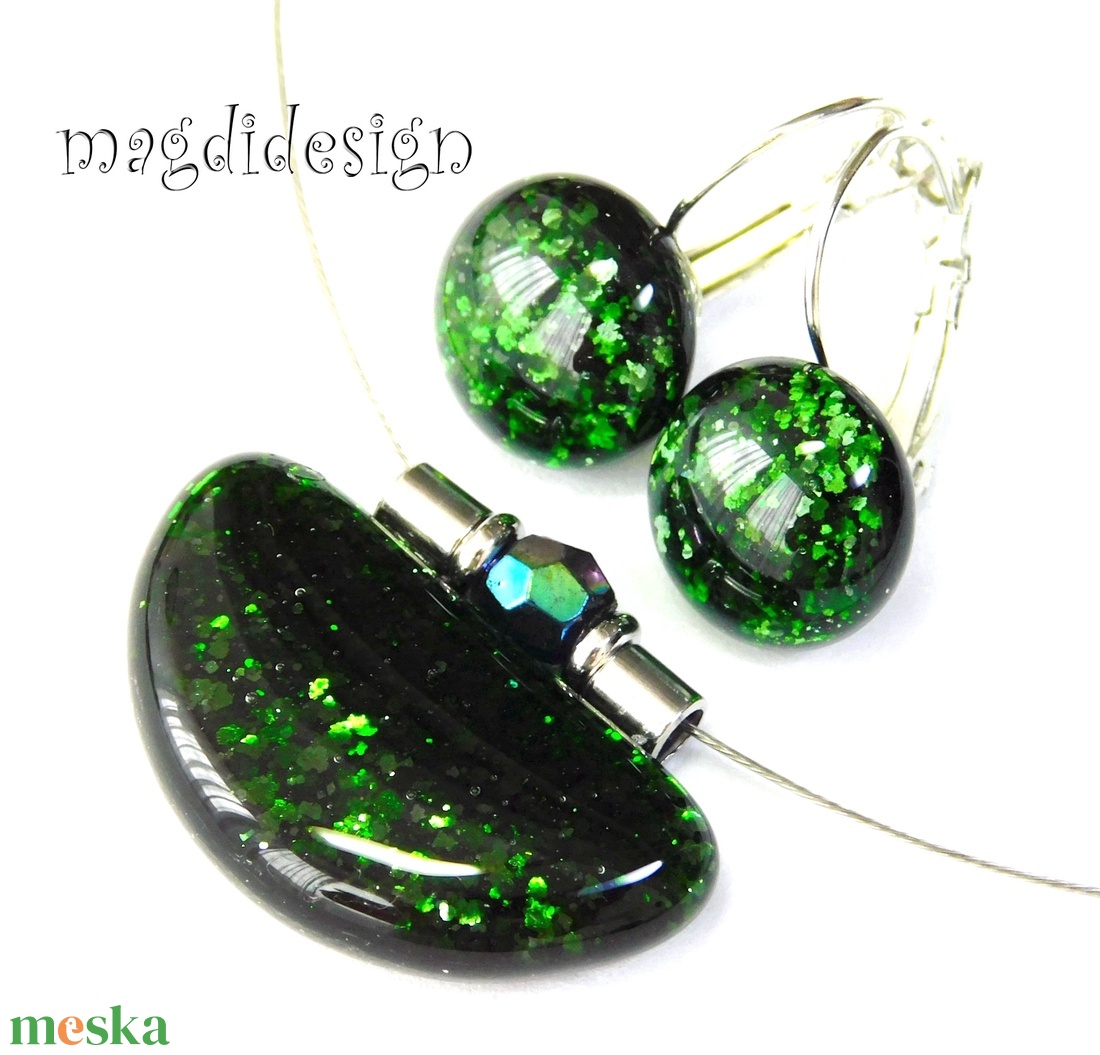 Zöld aventurin csillogás üvegékszer szett, nyaklánc, kapcsos fülbevaló 1 - ékszer - ékszerszett - Meska.hu