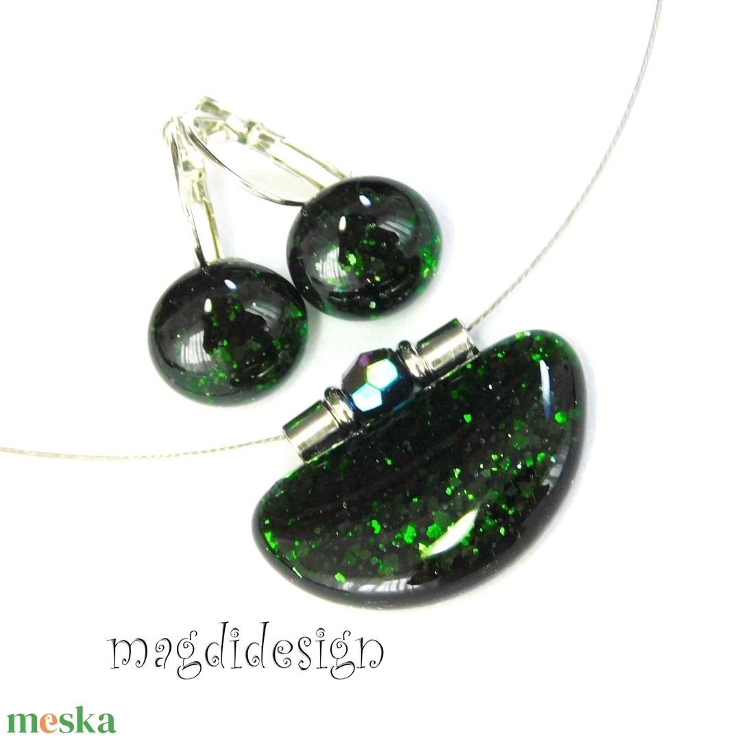 Zöld aventurin csillogás üvegékszer szett, nyaklánc, kapcsos fülbevaló 1 - ékszer - ékszerszett - Meska.hu