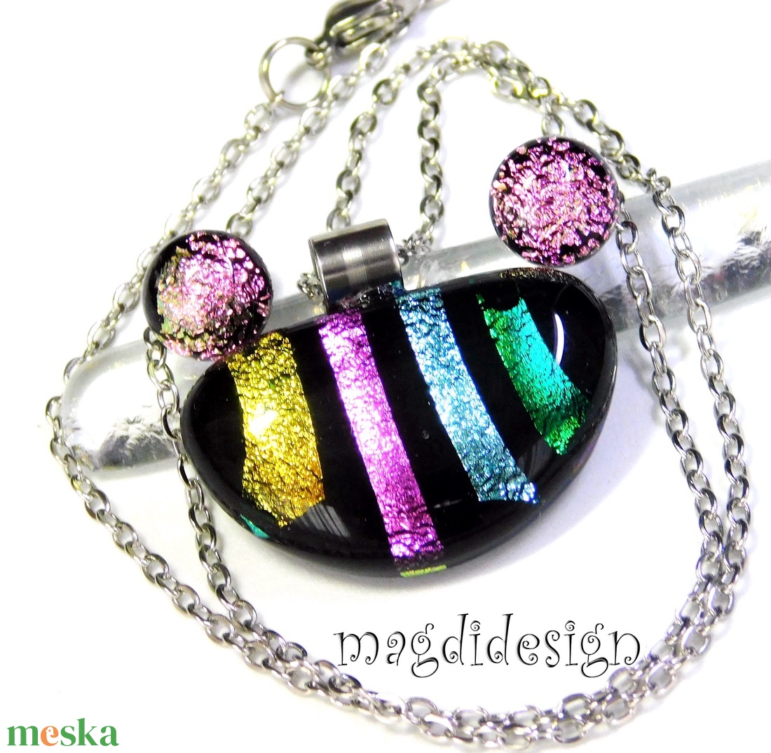NEMESACÉL! Színes dichroic csikok üvegékszer szett, nyaklánc, stiftes fülbevaló  - ékszer - ékszerszett - Meska.hu