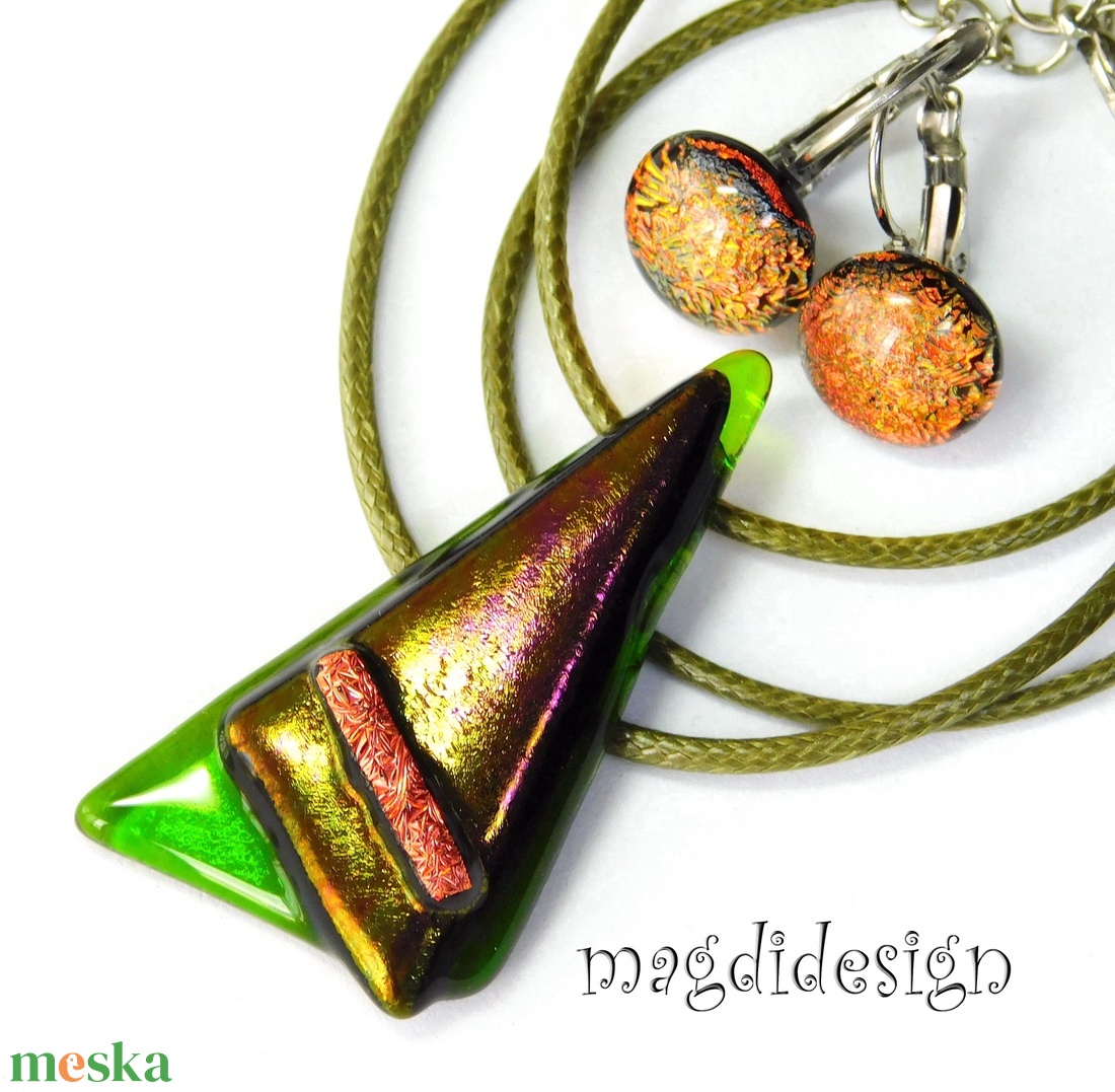 Aranyló moha üvegékszer nyaklánc   ANYÁK NAPJÁRA, BALLAGÁSRA, SZÜLETÉSNAPRA, NÉVNAPRA - ékszer - nyaklánc - medálos nyaklánc - Meska.hu