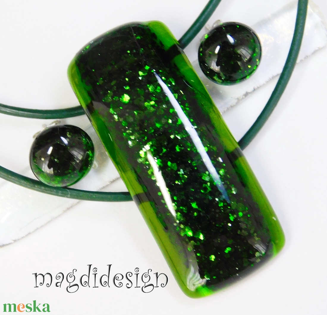 Eredeti zöld aventurin üvegékszer szett, nyaklánc, stiftes fülbevaló - ékszer - ékszerszett - Meska.hu