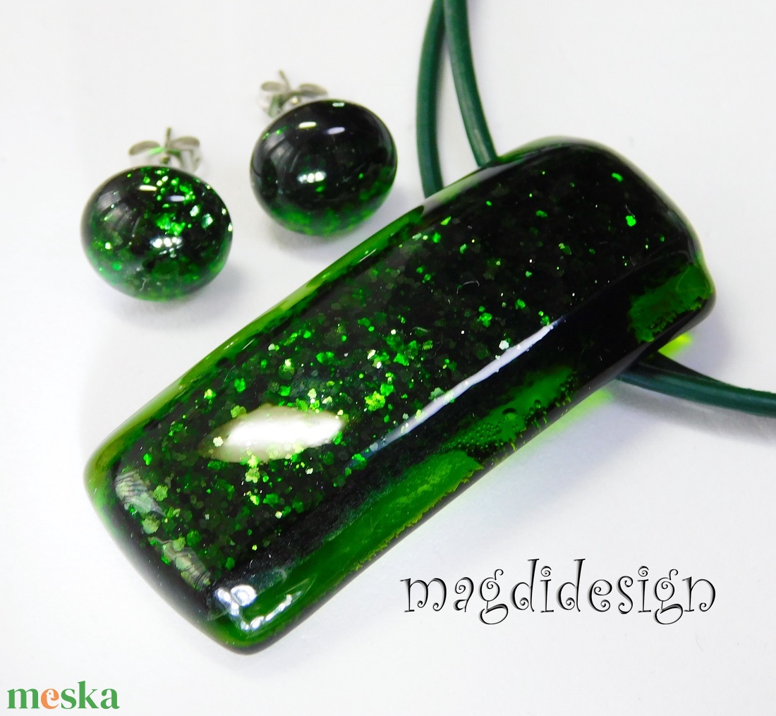 Eredeti zöld aventurin üvegékszer szett, nyaklánc, stiftes fülbevaló - ékszer - ékszerszett - Meska.hu