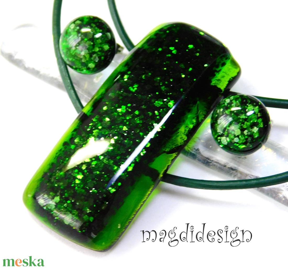 Eredeti zöld aventurin üvegékszer szett, nyaklánc, stiftes fülbevaló - ékszer - ékszerszett - Meska.hu