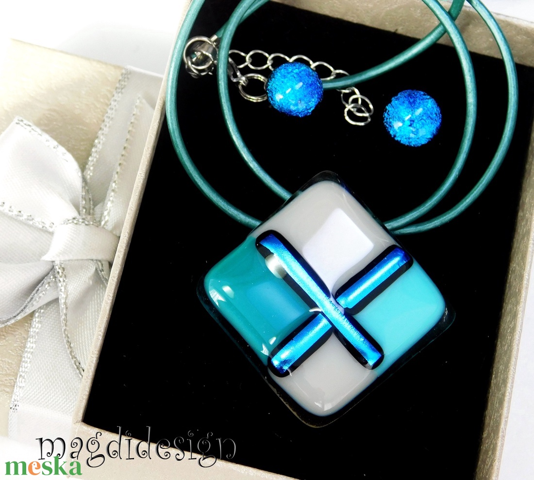Absztrakt türkiz-beige üvegékszer szett   Anyák napjára, ballagásra, születésnapra, névnapra - ékszer - ékszerszett - Meska.hu