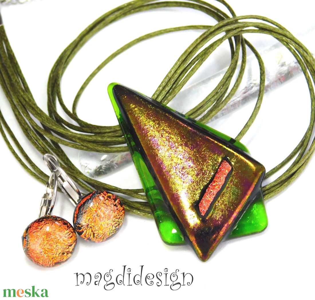 Aranyló moha üvegékszer nyaklánc   ANYÁK NAPJÁRA, BALLAGÁSRA, SZÜLETÉSNAPRA, NÉVNAPRA - ékszer - nyaklánc - medálos nyaklánc - Meska.hu