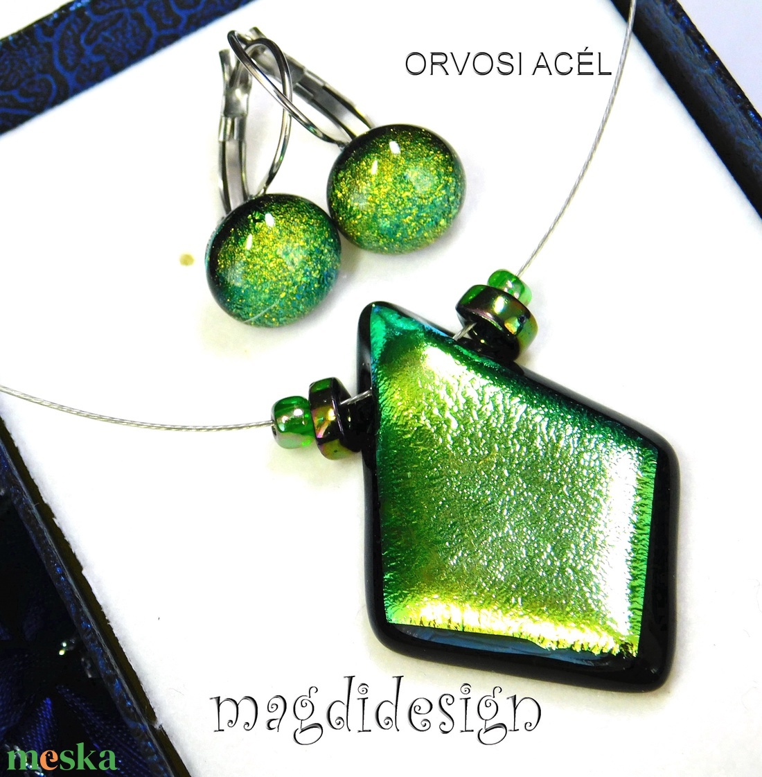  NEMESACÉL! Selyem zöld dichroic üvegékszer szett nyaklánc kapcsos fülbevaló - ékszer - ékszerszett - Meska.hu