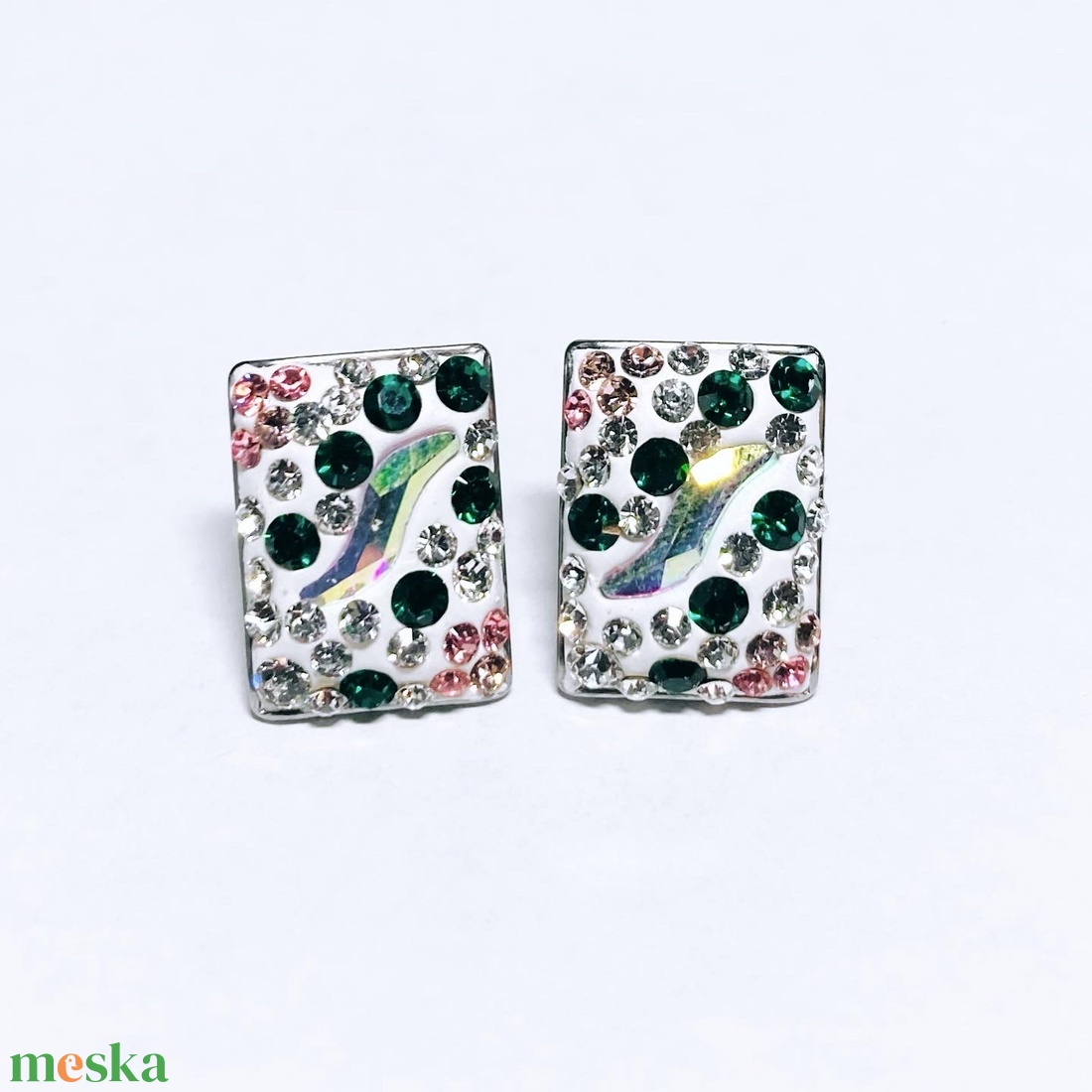 Nemesacél foglalatban Swarovski/ Preciosa kristályokkal kirakott téglalap formájú bedugós fülbevaló! - ékszer - fülbevaló - fülékszer - Meska.hu Nemesacél foglalatban Swarovski/ Preciosa kristályokkal kirakott téglalap formájú bedugós fülbevaló! - ékszer - fülbevaló - fülékszer - Meska.hu