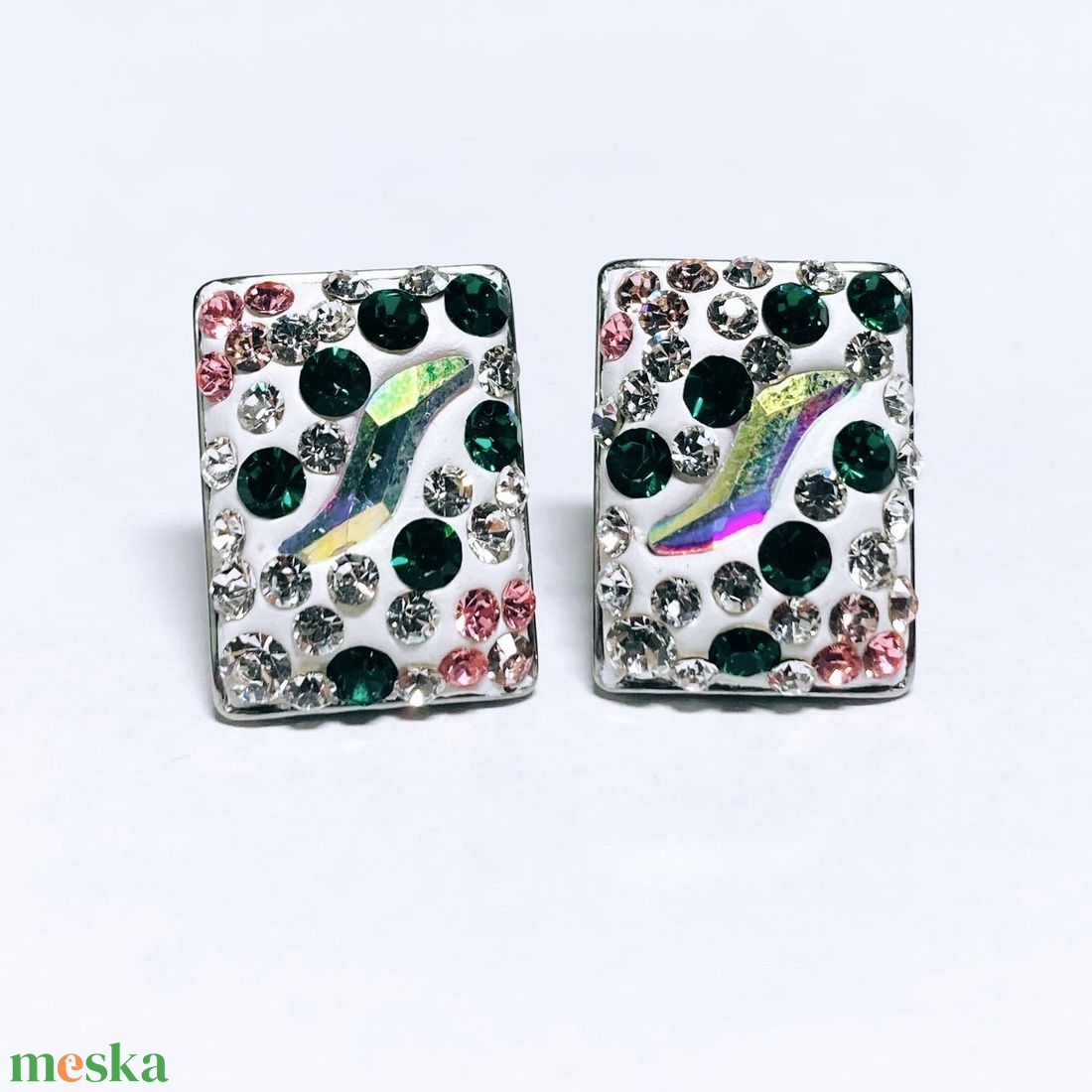 Nemesacél foglalatban Swarovski/ Preciosa kristályokkal kirakott téglalap formájú bedugós fülbevaló! - ékszer - fülbevaló - fülékszer - Meska.hu Nemesacél foglalatban Swarovski/ Preciosa kristályokkal kirakott téglalap formájú bedugós fülbevaló! - ékszer - fülbevaló - fülékszer - Meska.hu