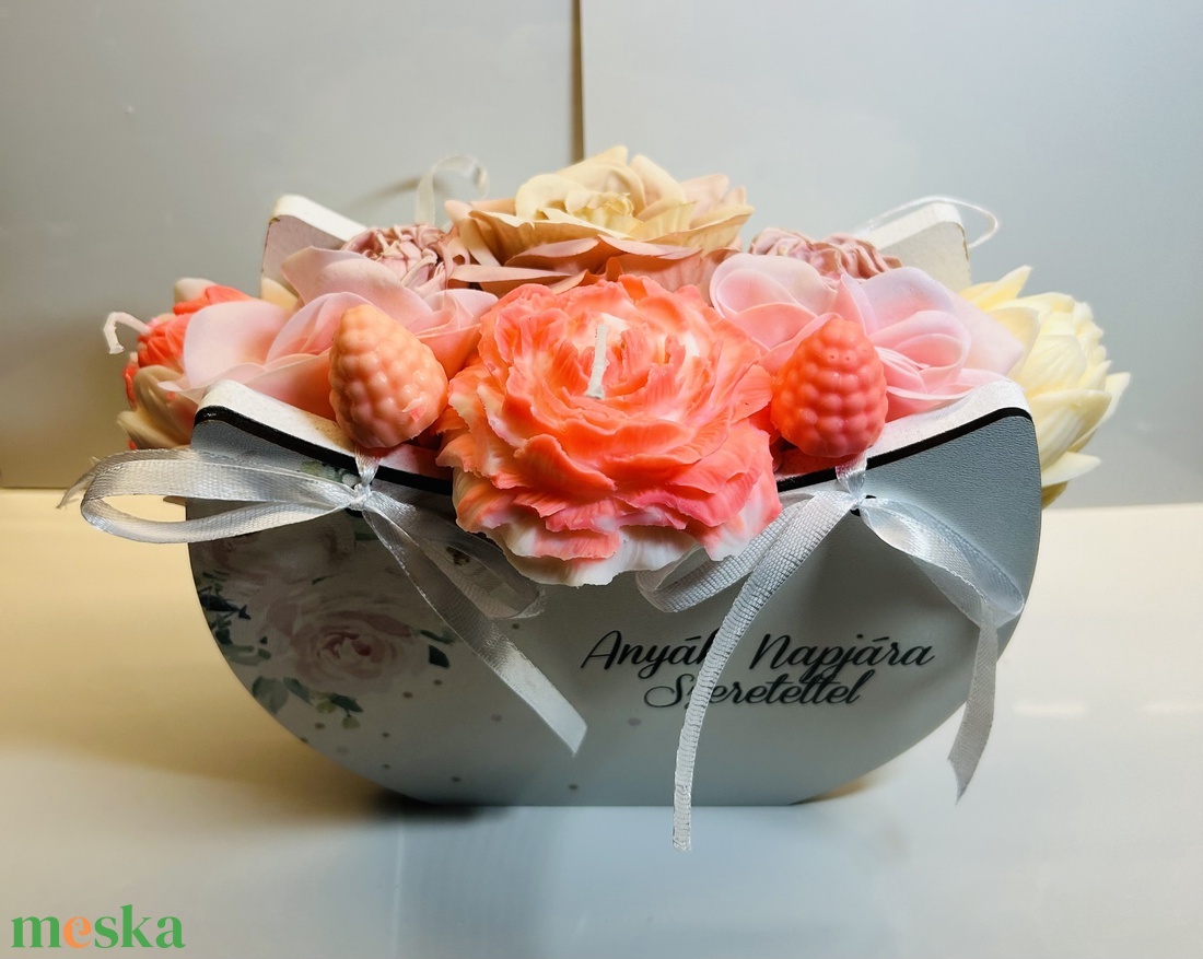 Virgbox! Anyák napjára szeretettel fa dobozban szappan, szójaviasz, szárított virág box! - otthon & életmód - gyertya, illat, aroma - illatviasz - Meska.hu Virgbox! Anyák napjára szeretettel fa dobozban szappan, szójaviasz, szárított virág box! - otthon & életmód - gyertya, illat, aroma - illatviasz - Meska.hu