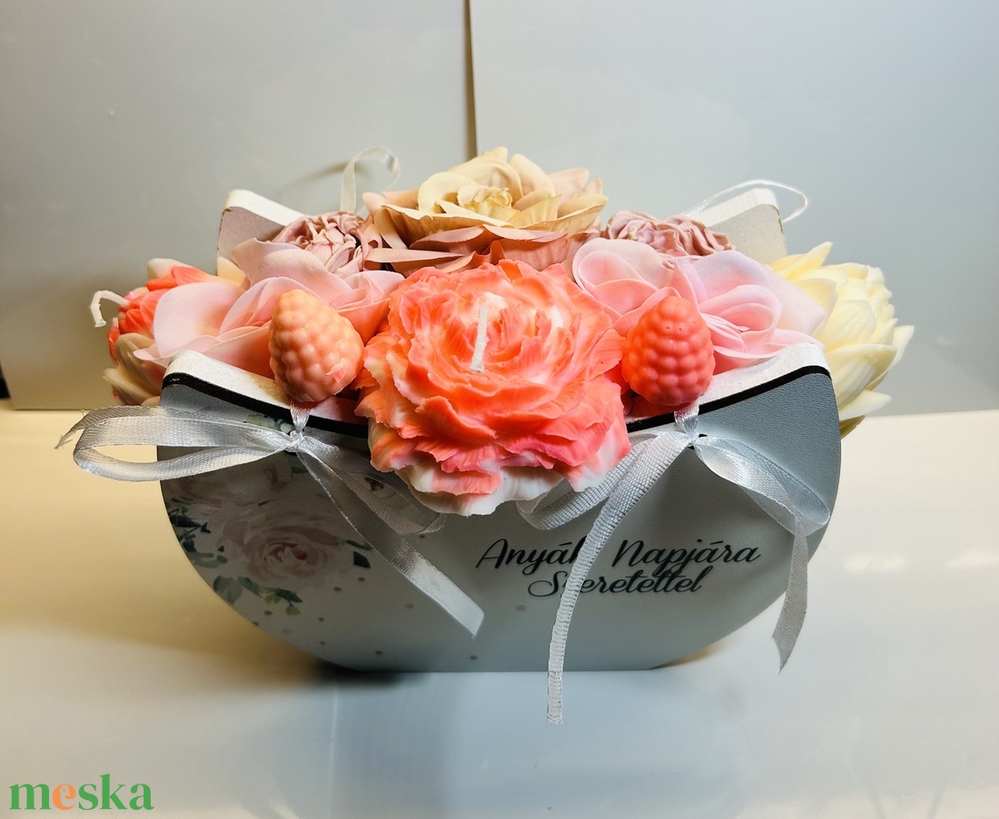 Virgbox! Anyák napjára szeretettel fa dobozban szappan, szójaviasz, szárított virág box! - otthon & életmód - gyertya, illat, aroma - illatviasz - Meska.hu Virgbox! Anyák napjára szeretettel fa dobozban szappan, szójaviasz, szárított virág box! - otthon & életmód - gyertya, illat, aroma - illatviasz - Meska.hu