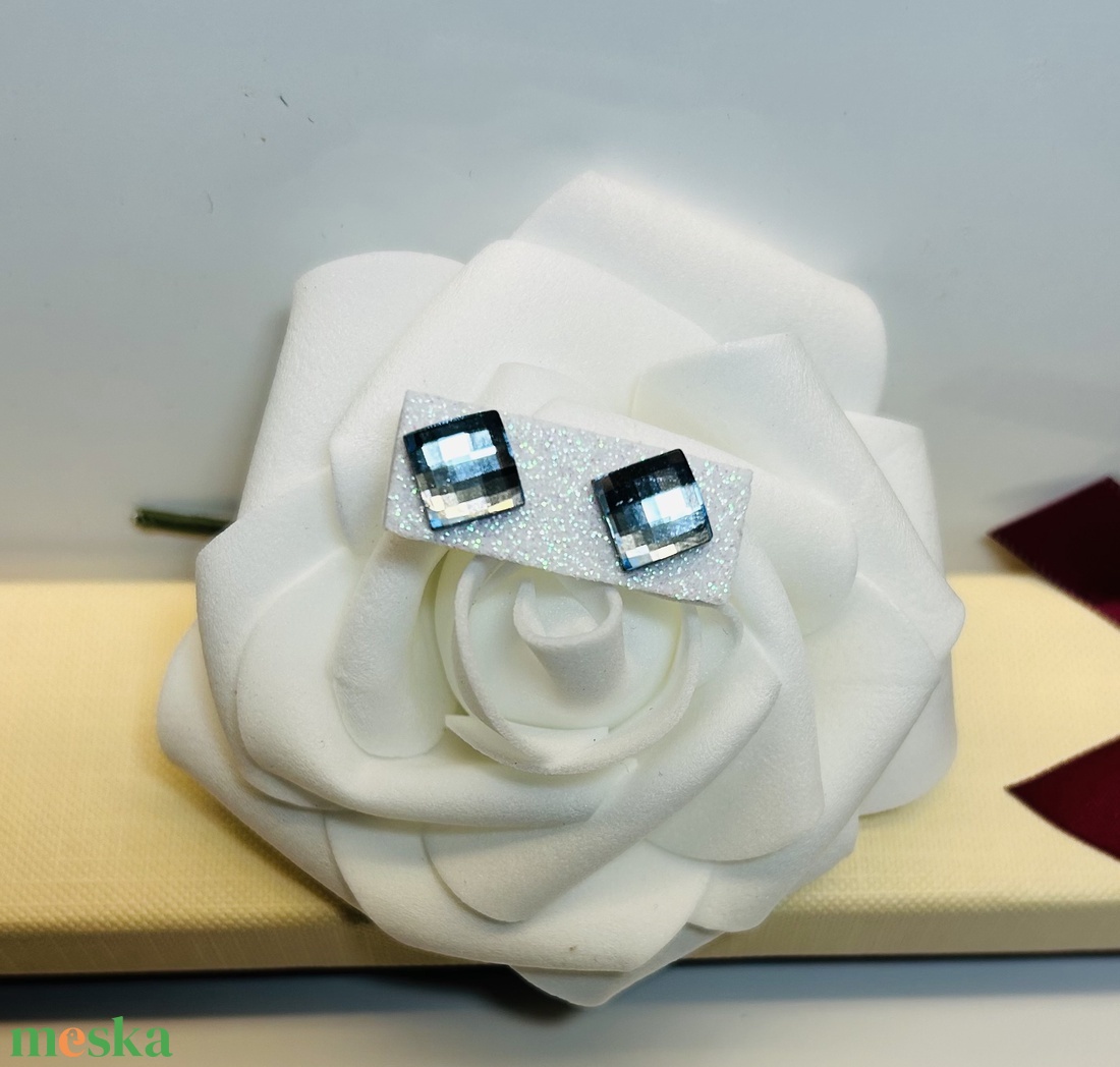 Swarovski nemescél négyzet fülbevaló! - ékszer - fülbevaló - pötty fülbevaló - Meska.hu Swarovski nemescél négyzet fülbevaló! - ékszer - fülbevaló - pötty fülbevaló - Meska.hu