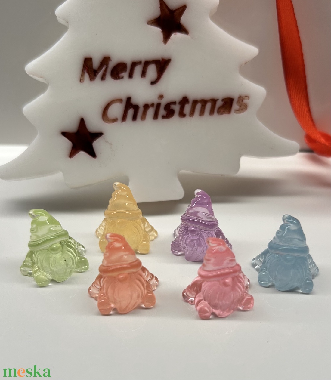 Fürdőbomba foszforeszkáló manós játékkal díszcsomagolásban. - szépségápolás - szappan & fürdés - fürdősó, fürdőgolyó, habfürdő - Meska.hu Fürdőbomba foszforeszkáló manós játékkal díszcsomagolásban. - szépségápolás - szappan & fürdés - fürdősó, fürdőgolyó, habfürdő - Meska.hu