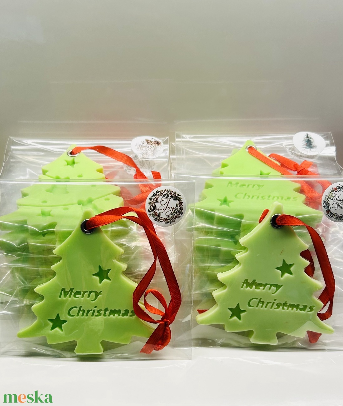 Akaszthatós karácsonyfadísz shaevajas szappanból - szépségápolás - szappan & fürdés - kézműves szappan - Meska.hu