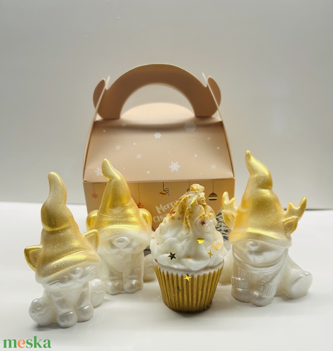 Szappan muffin kutya, cica, vagy rénszarvas figurával ajándék dobozban - szépségápolás - szappan & fürdés - kézműves szappan - Meska.hu Szappan muffin kutya, cica, vagy rénszarvas figurával ajándék dobozban - szépségápolás - szappan & fürdés - kézműves szappan - Meska.hu