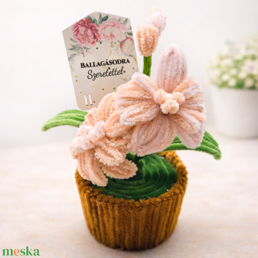 Kézzel készült orchidea zsenília virág . Puha tapintású, tartós, nem hervadó ajándék. - otthon & életmód - virágdekoráció - virágdíszek - virágdísz kaspóban - Meska.hu