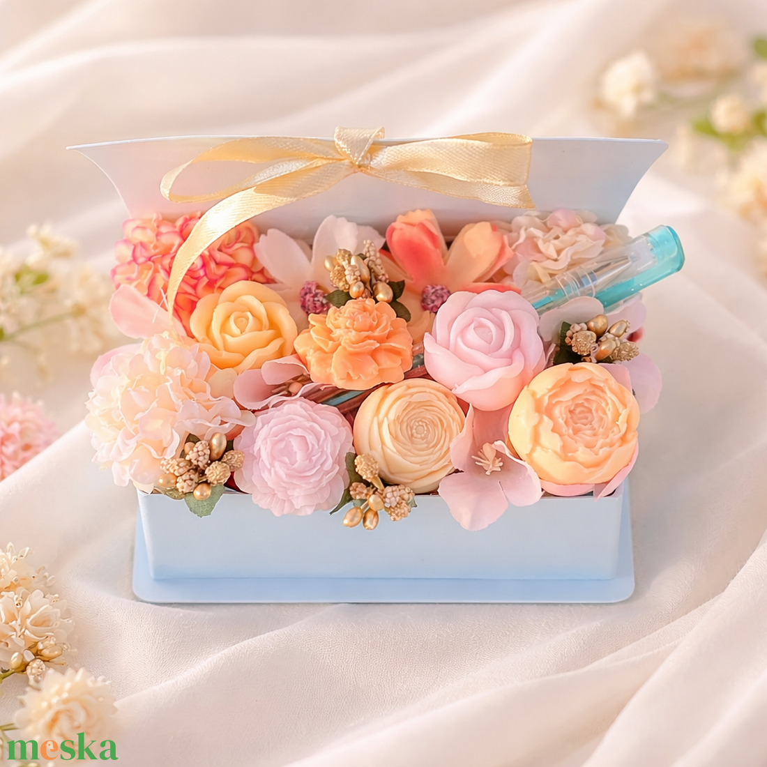 Szappanvirágos virágbox könyv formájú dobozban tollal � ballagási ajándék tanárnak vagy diáknak - szépségápolás - szappan & fürdés - kézműves szappan - Meska.hu