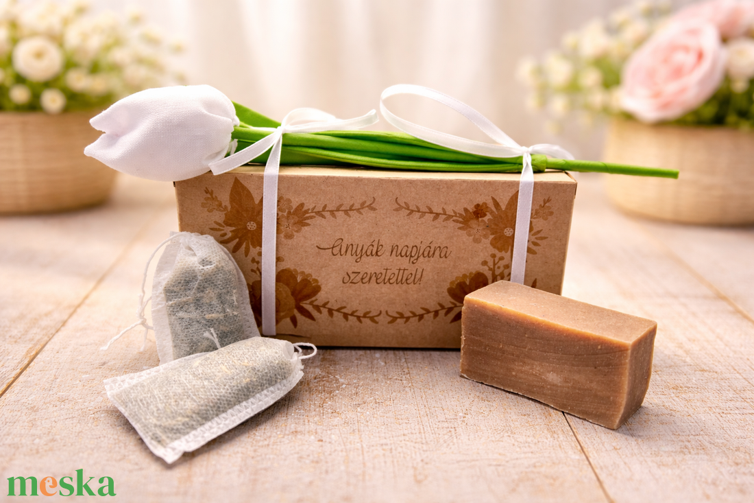 Anyák napi natúr ajándékcsomag � méz , aloevera , vagy méz csoki szappan díszdobozban, kézműves meglepetés - szépségápolás - szappan & fürdés - kézműves szappan - Meska.hu