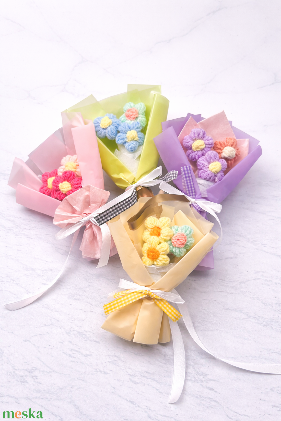 Mini fonalvirág csokor, kézzel készült örökcsokor, pasztell ajándék gyerekeknek - otthon & életmód - virágdekoráció - virágok - virágcsokor - Meska.hu